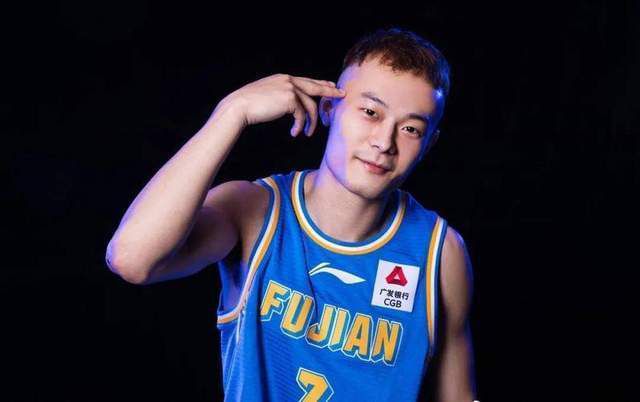 作为东方民族国家，中国和伊朗一样都有漫长的男权历史，在男权和宗教、宗法制度的遮蔽下，女性长久以来成为被消隐的另一半，她们的生存境遇、情感体验都被这个世界彻底地遗忘了。